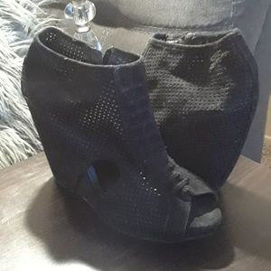 Women's shoes
